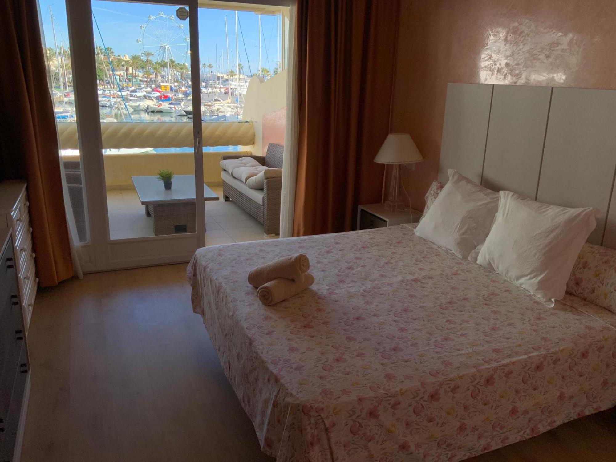 Appartement Piso Islas C111 *